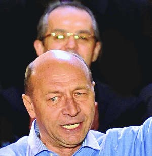 Daţi-i afară pe toţi! Daţi-i afară pe toţi!